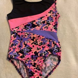 Girls Danskin leotard Freelance Size Med 7/8